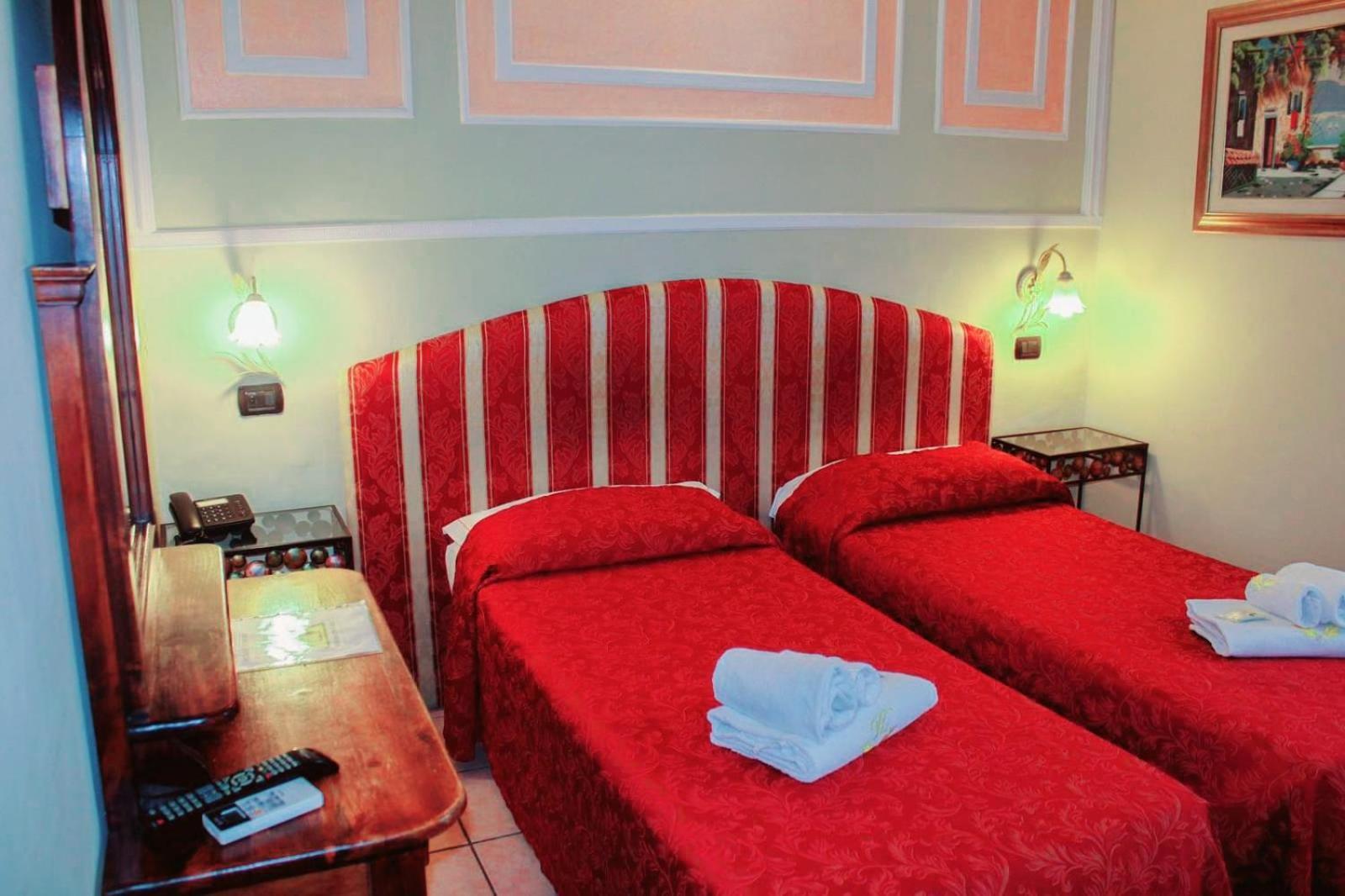 Hotel Sicilia Милано Екстериор снимка