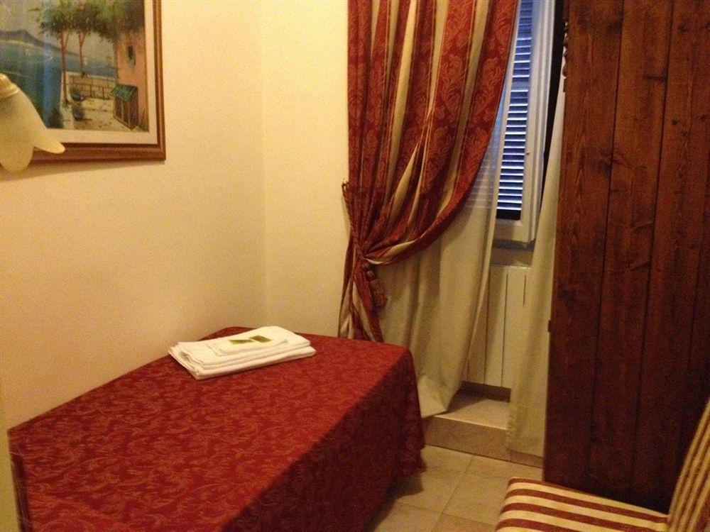 Hotel Sicilia Милано Екстериор снимка