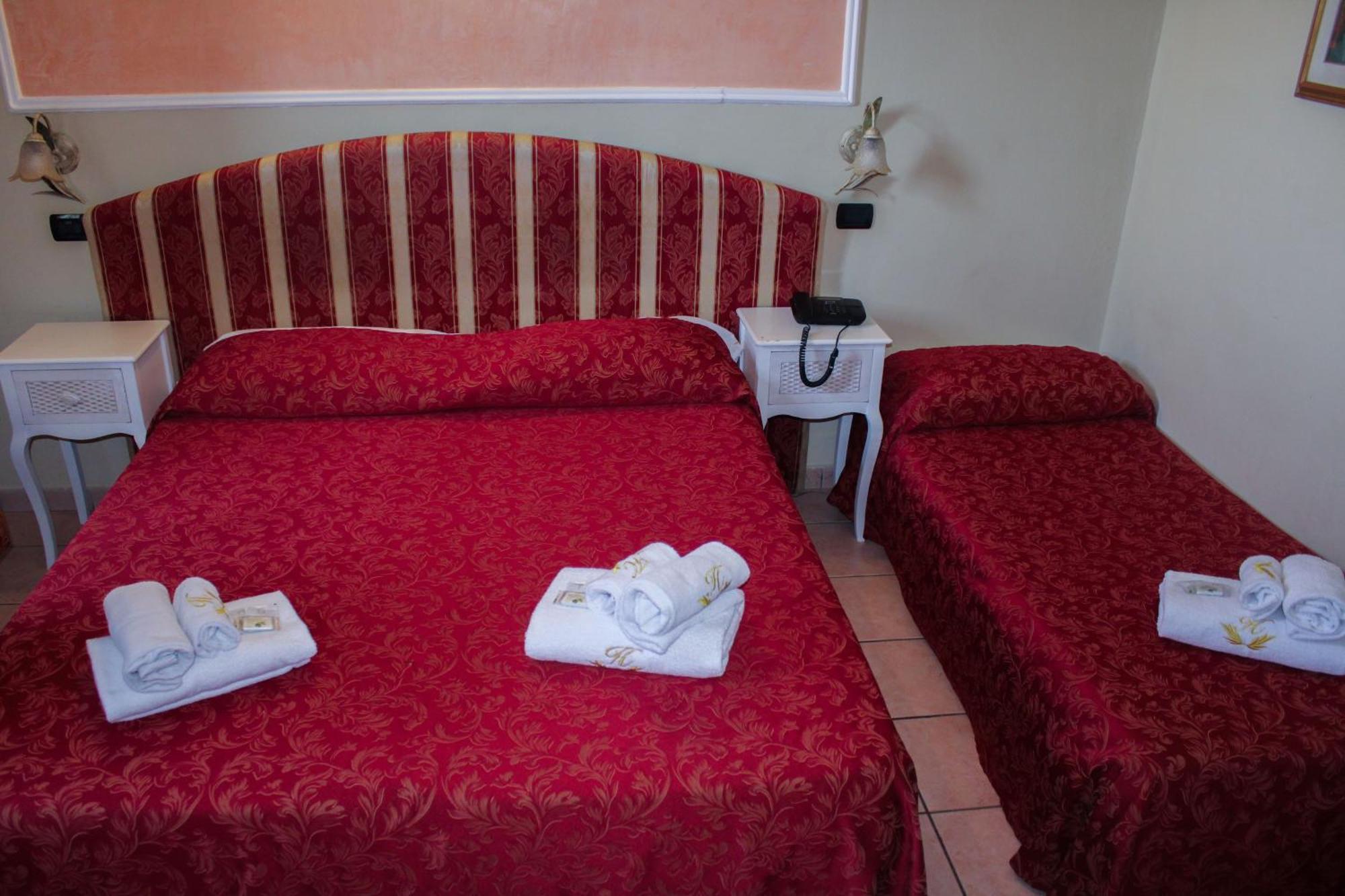 Hotel Sicilia Милано Екстериор снимка