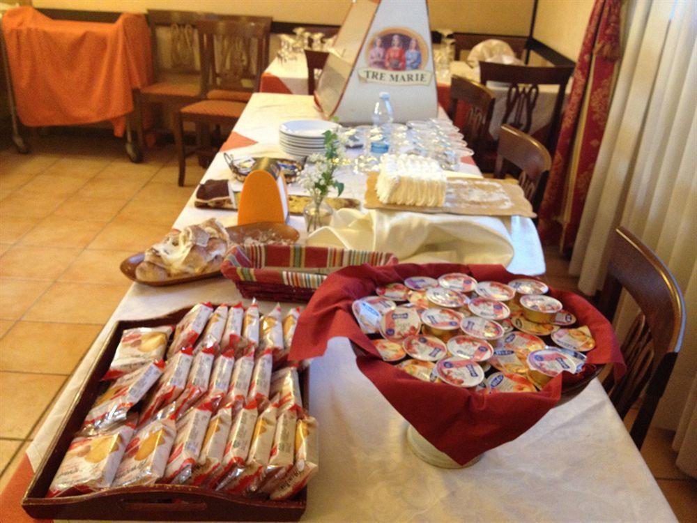 Hotel Sicilia Милано Екстериор снимка