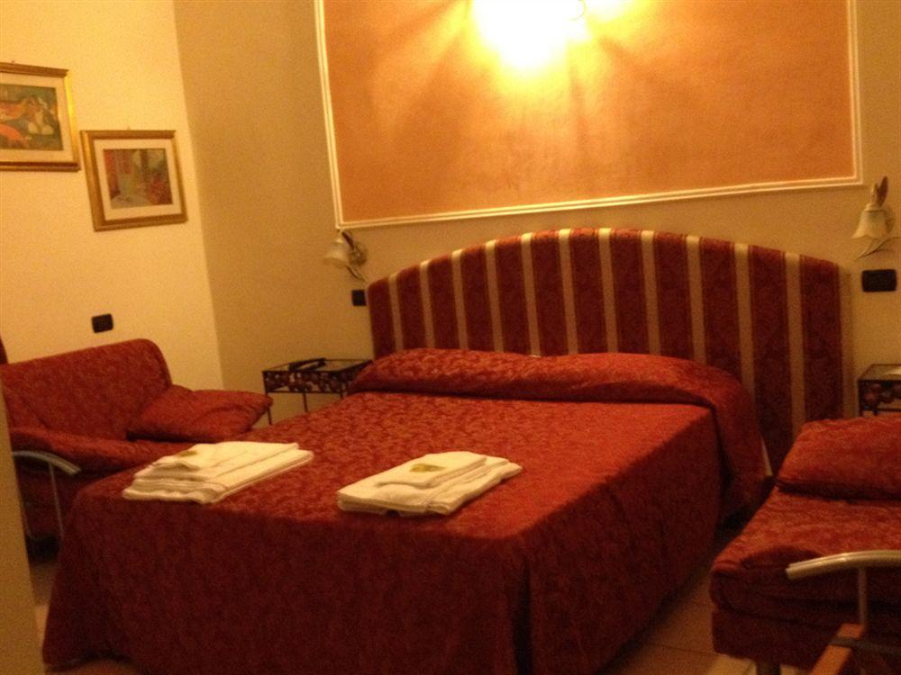 Hotel Sicilia Милано Екстериор снимка