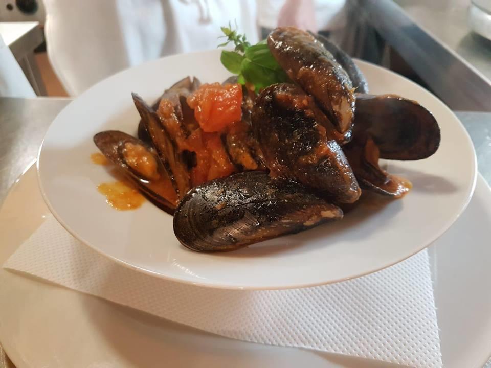 Hotel Sicilia Милано Екстериор снимка