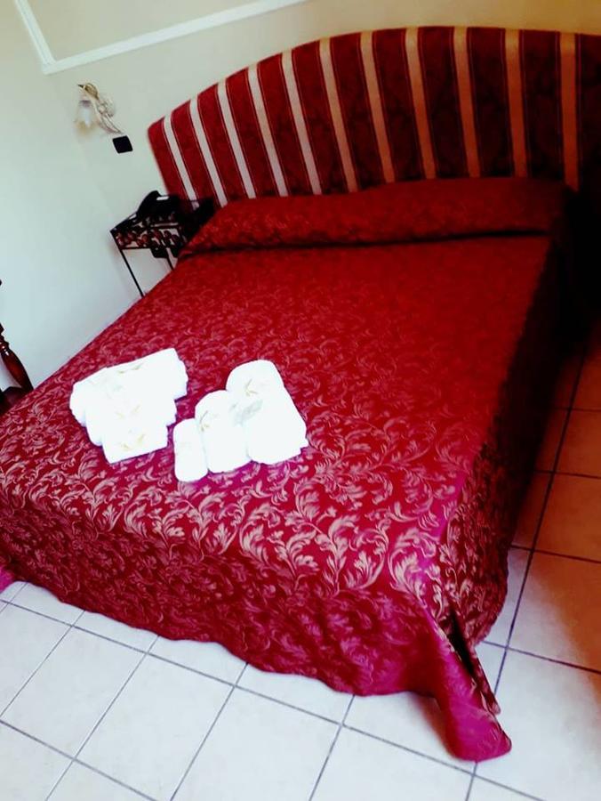Hotel Sicilia Милано Екстериор снимка