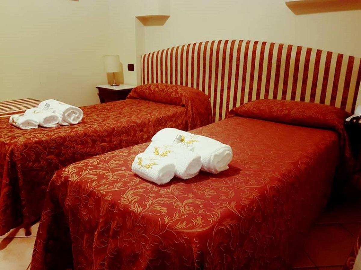 Hotel Sicilia Милано Екстериор снимка
