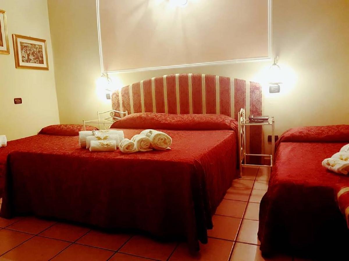 Hotel Sicilia Милано Екстериор снимка